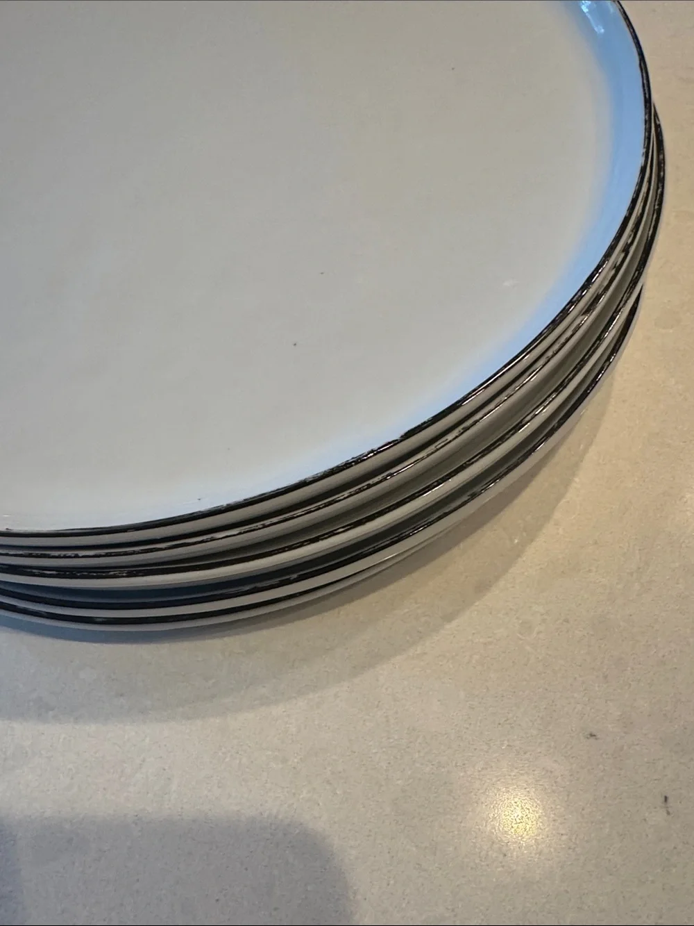 Crate&Barrel  Mercer White Ceramic Dinner Plate - Set of 6 shinny surface.